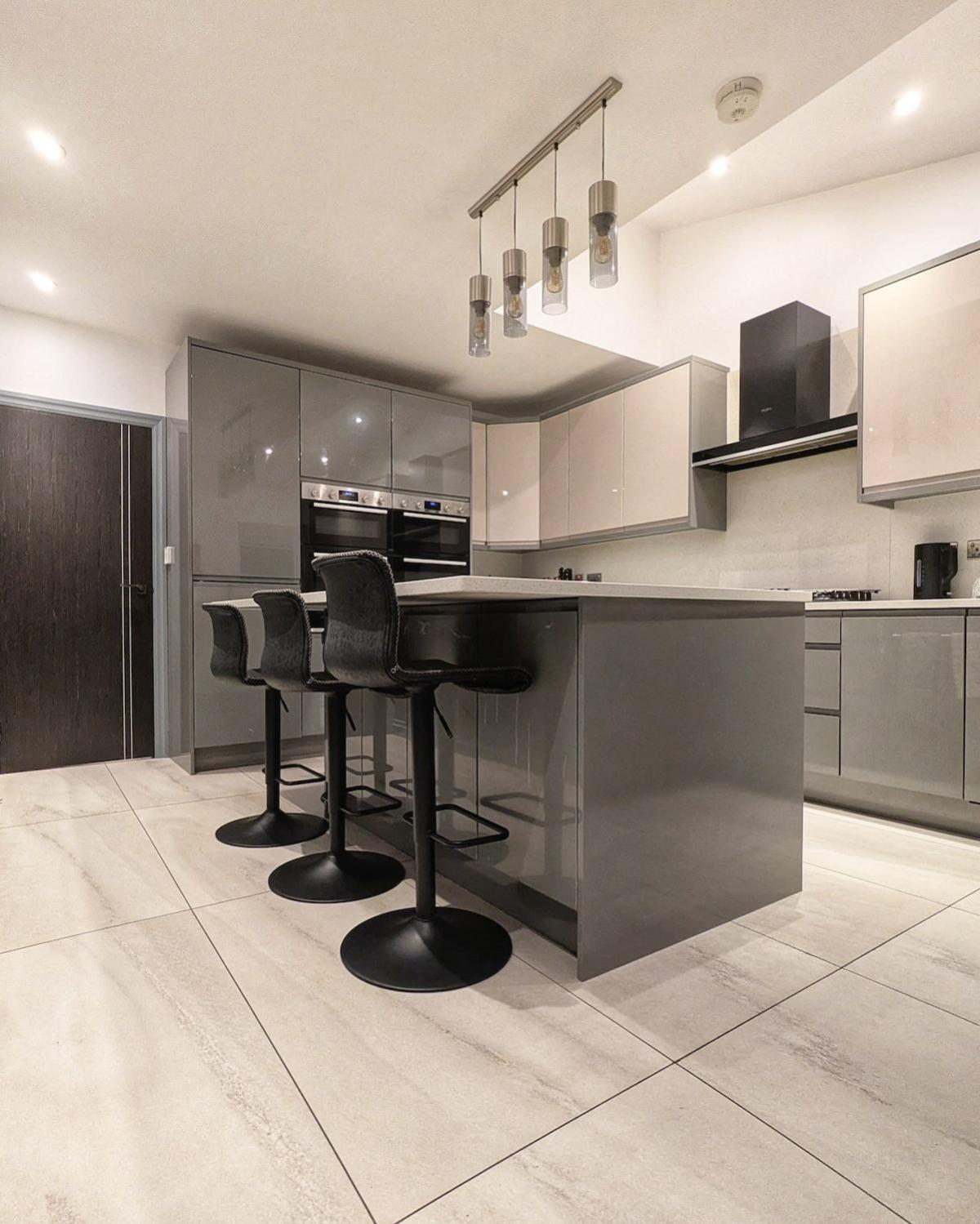 Beautiful 5 Bedroom Home Sleeps 12 People In Manchester Exterior photo